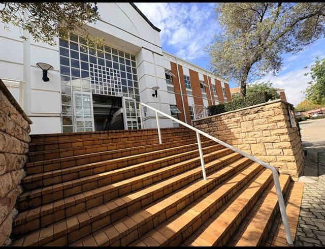 270M² OFFICE TO LET IN FOURWAYS